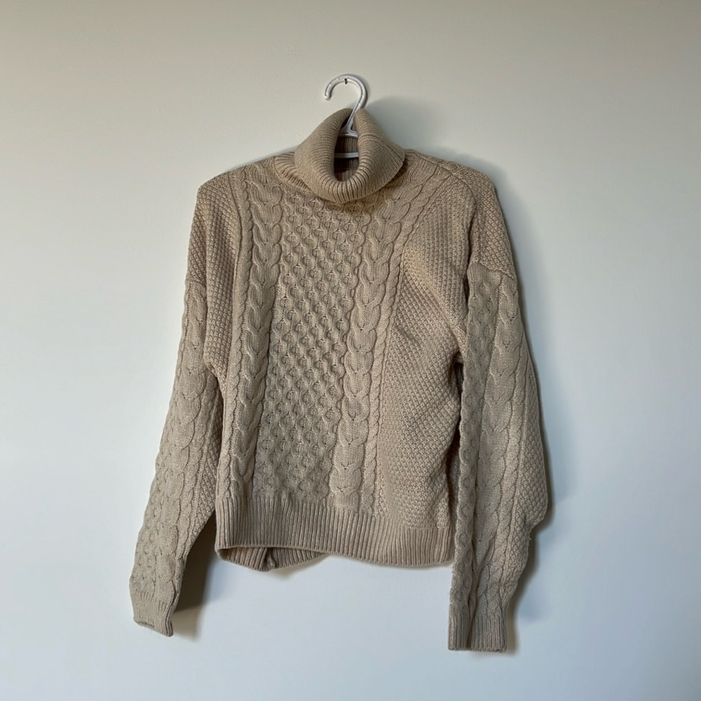 Oversized cable knit sweater from fewmoda / few moda.